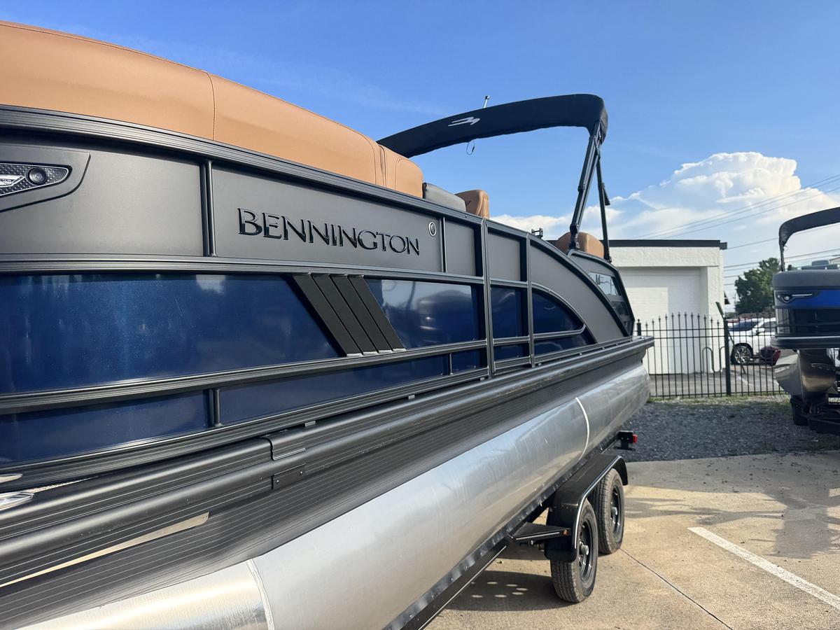 2027 Bennington 22 MSB
