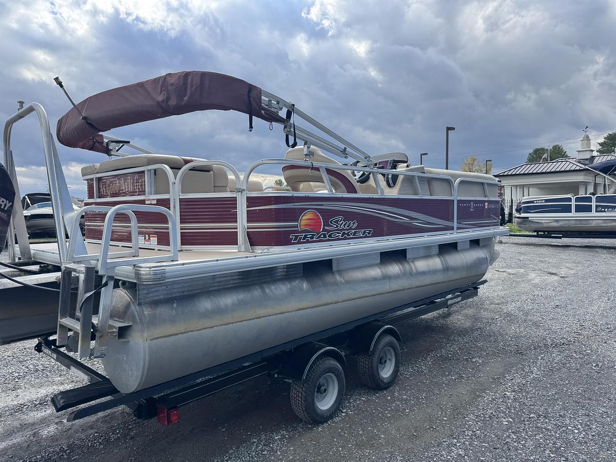 Used 2013 Sun Tracker Party Barge 22 DLX