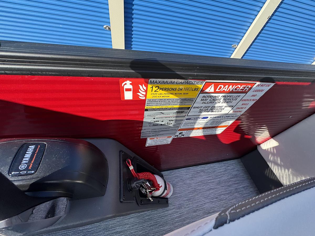 2026 Bennington 22 SSR-Tritoon