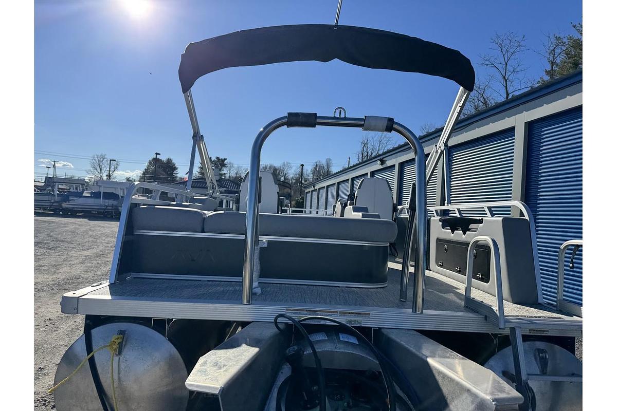 2025 Avalon Venter 85 Versatile Rear Bench