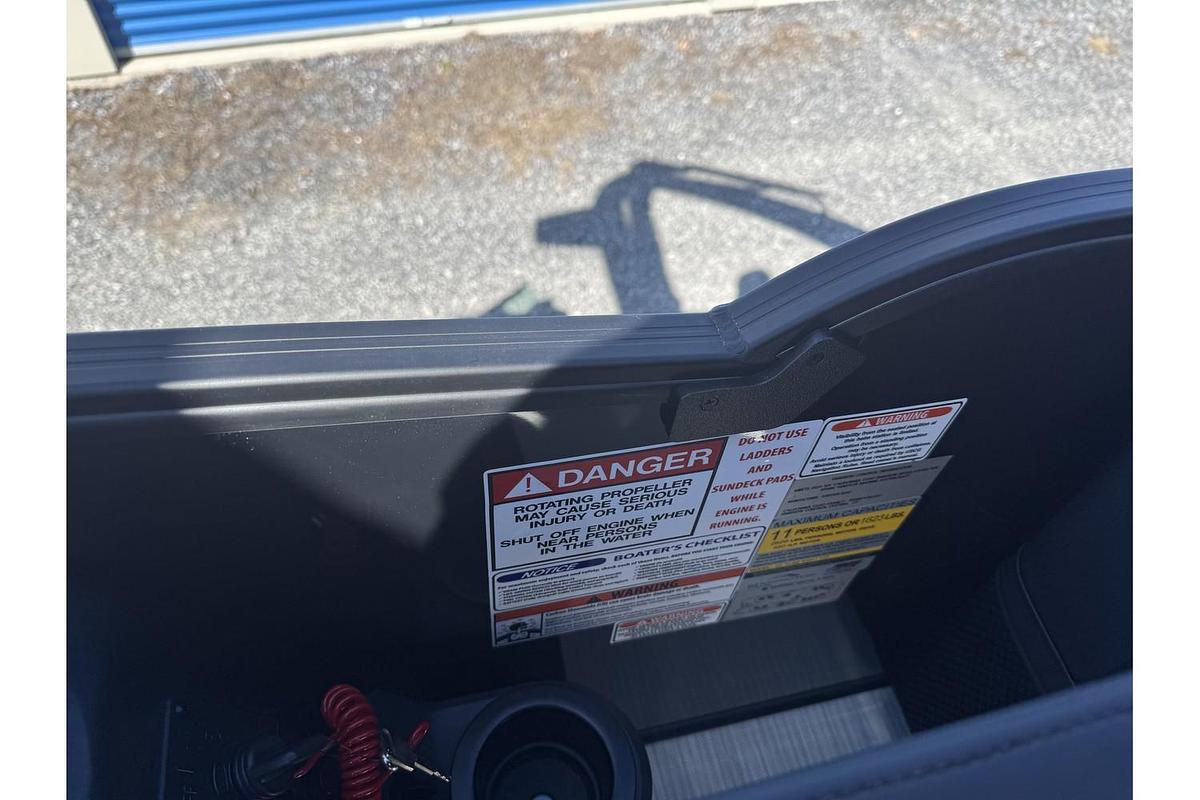 2025 Bennington 24 MFB