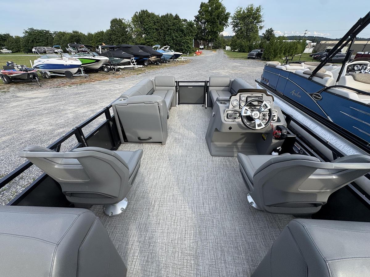 Used 2021 Avalon Venture 2280 QL