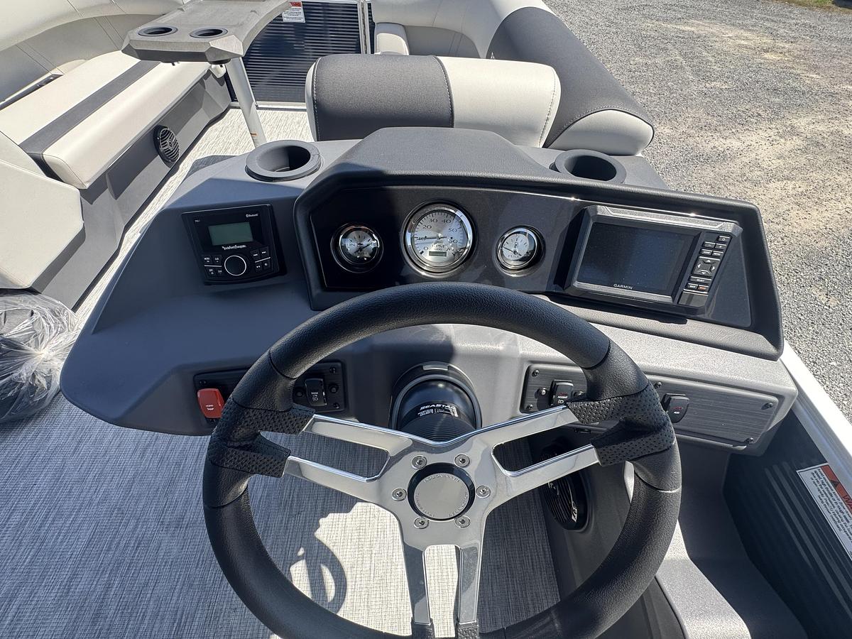 2026 Bennington 22 SSR - Tritoon