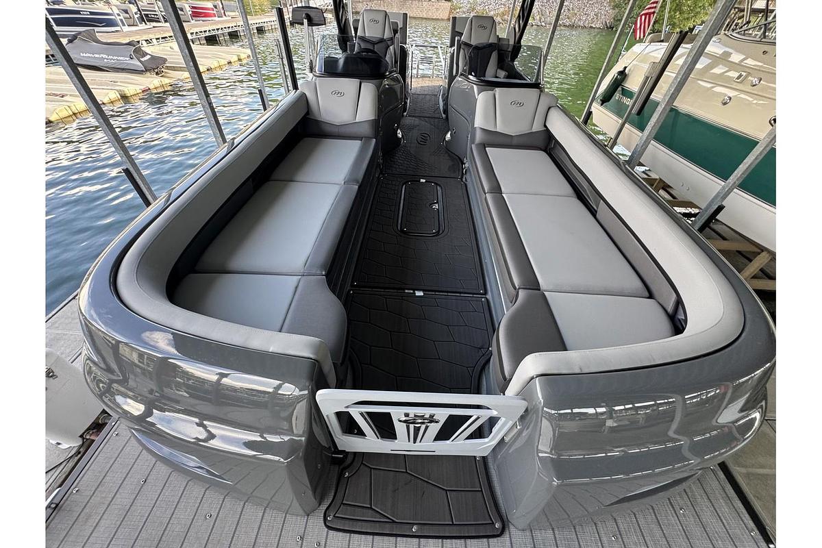 2024 Manitou XT 27 Split Rear Windshield (Srw)