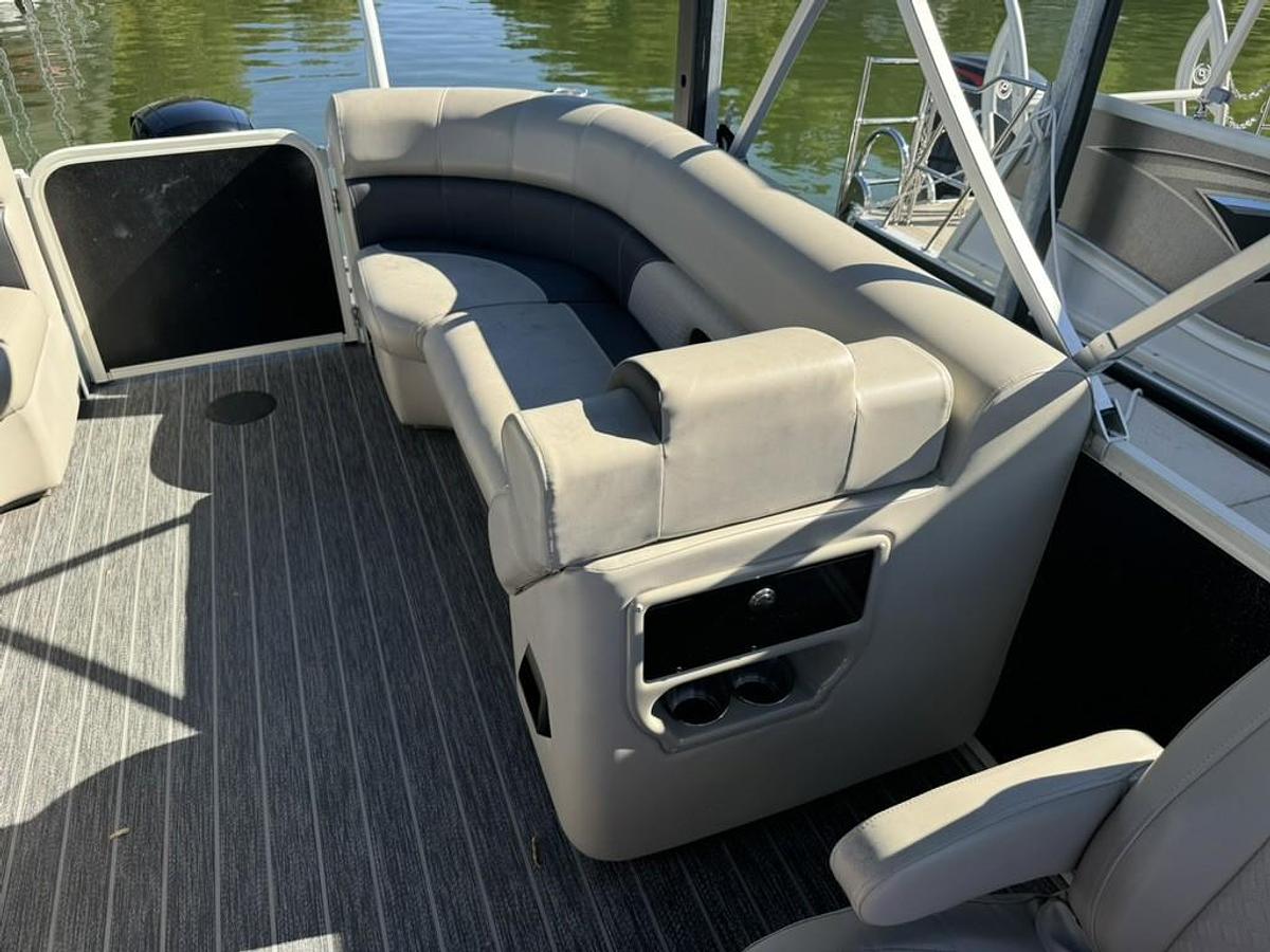 Used 2022 Premier Sunsation RF 230 CL