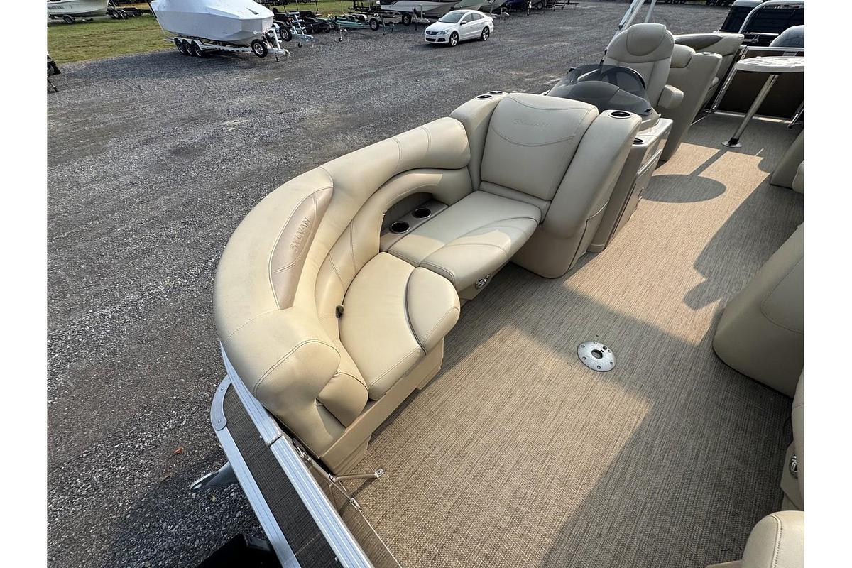 Used 2017 Sylvan Mirage Cruise 8522 LZ