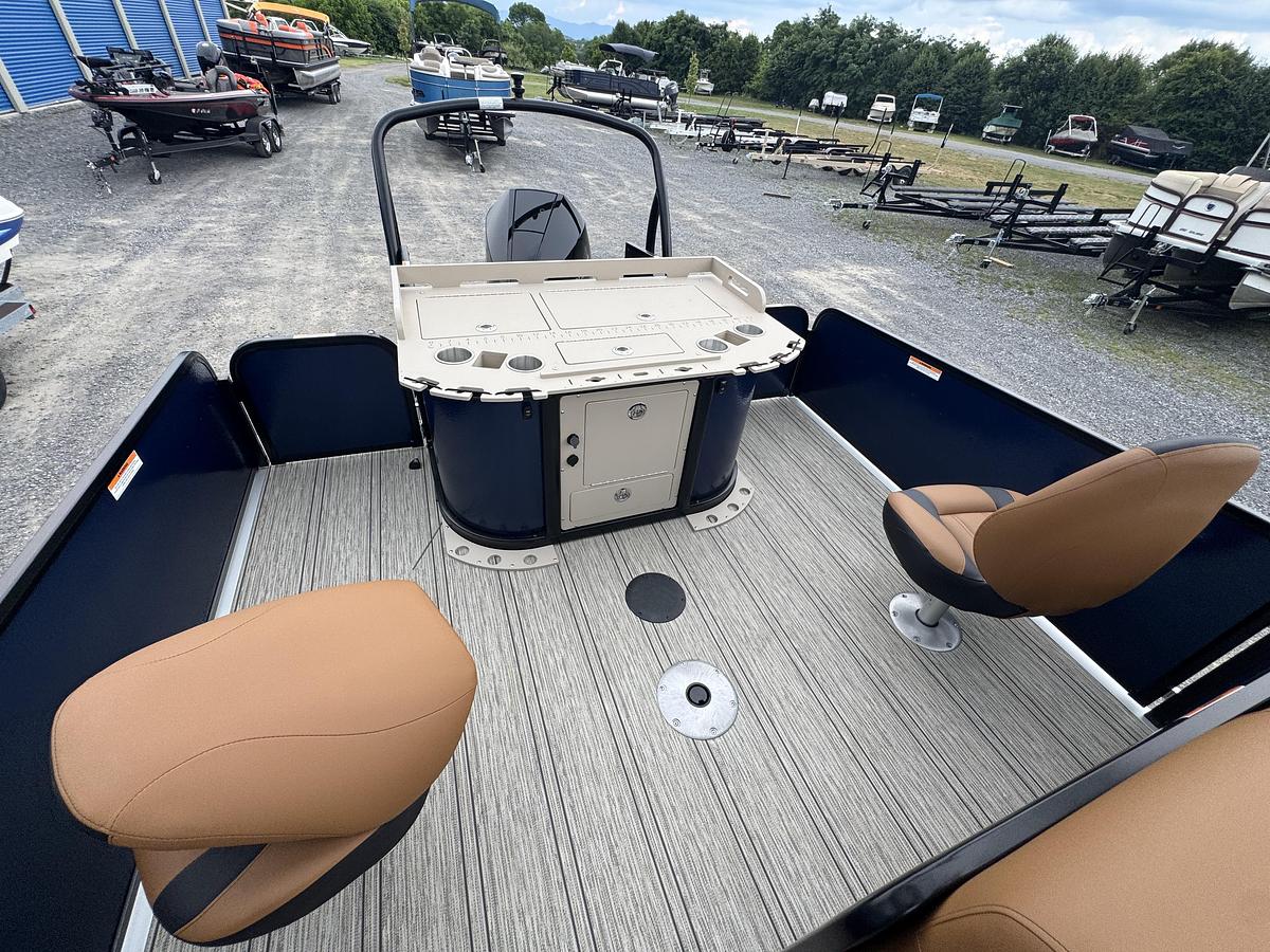 2026 Premier 230 SunSation Angler