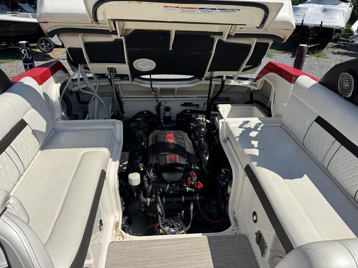 Used 2017 Sea Ray 230 SLX W