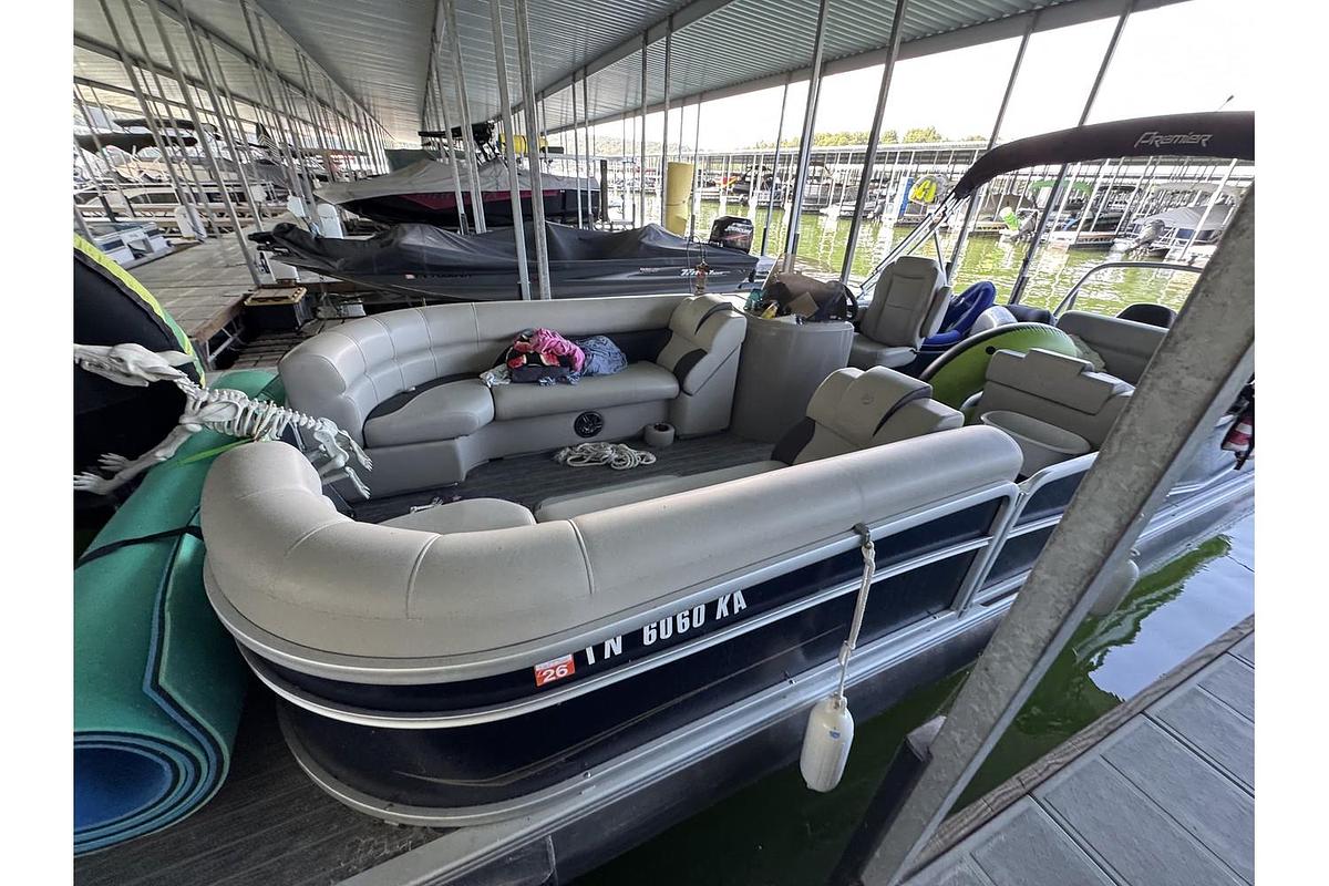 Used 2022 Premier Sunspree RE 230 CL