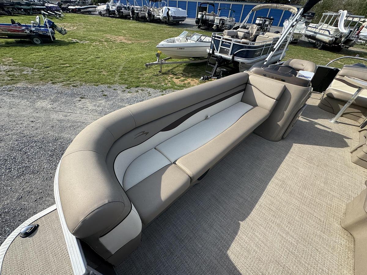 2019 Bennington 22 SL