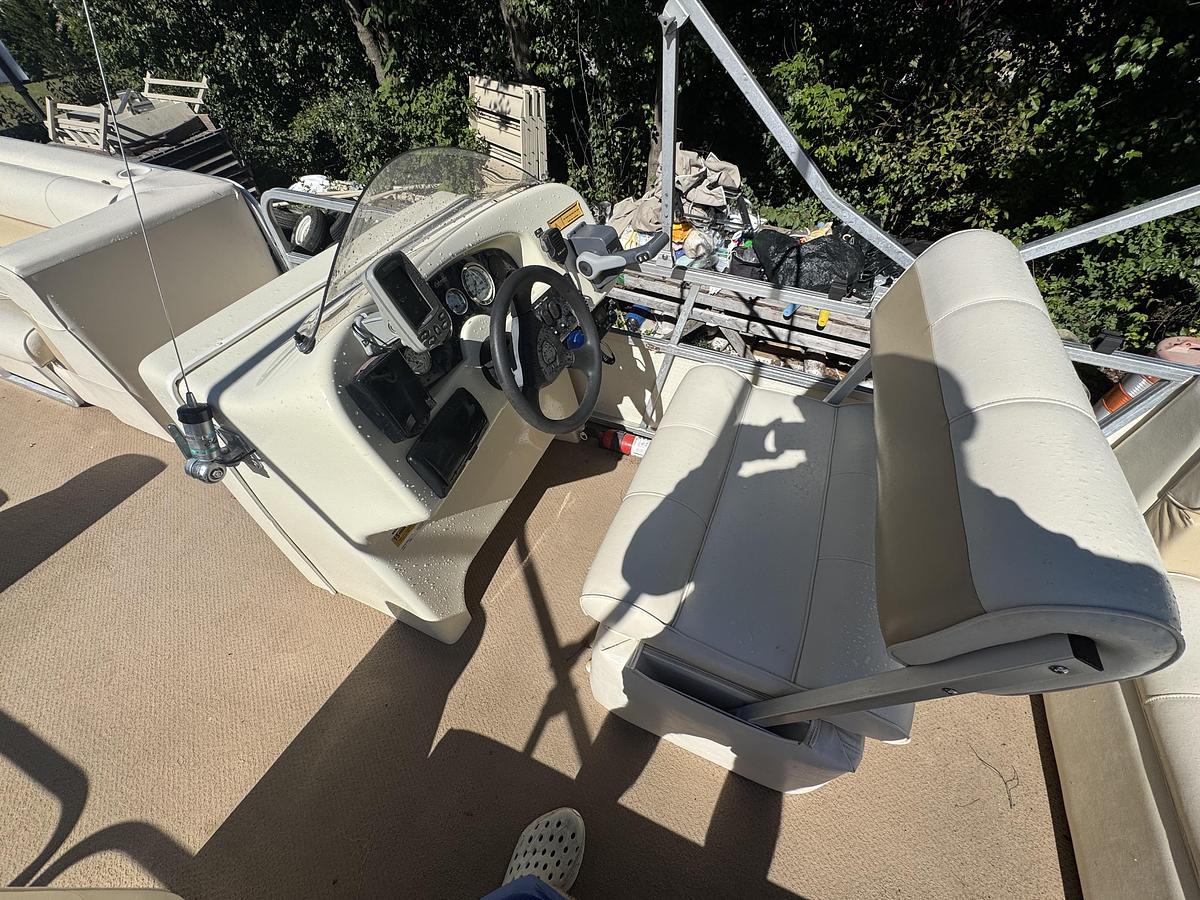 Used 2004 Odyssey 2305 MILLENNIUM
