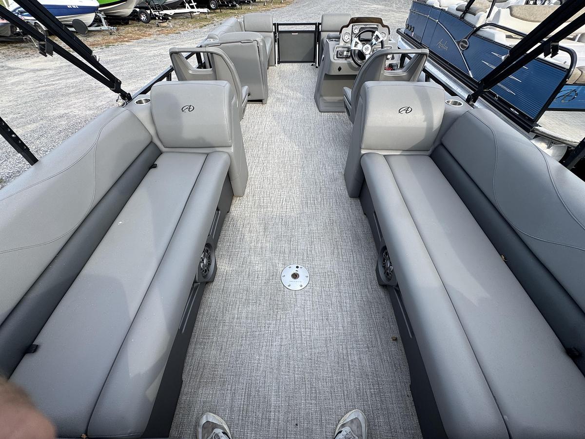 Used 2021 Avalon Venture 2280 QL