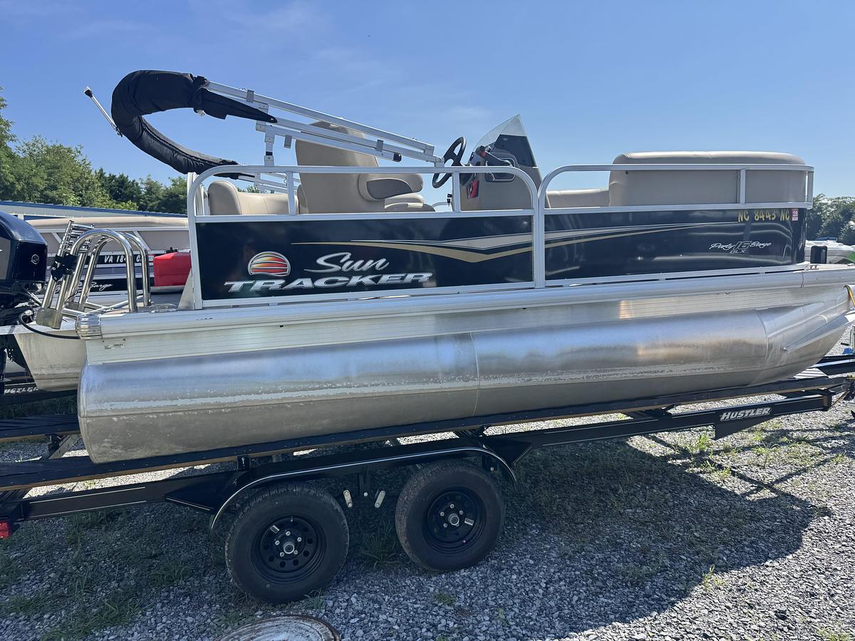 Used 2024 Sun Tracker Party Barge 16 DLX