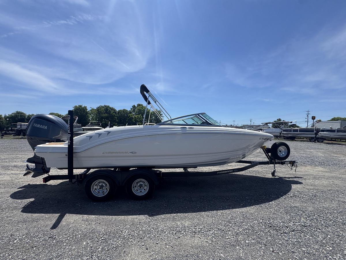 Used 2023 Chaparral 23 SSI Outboard
