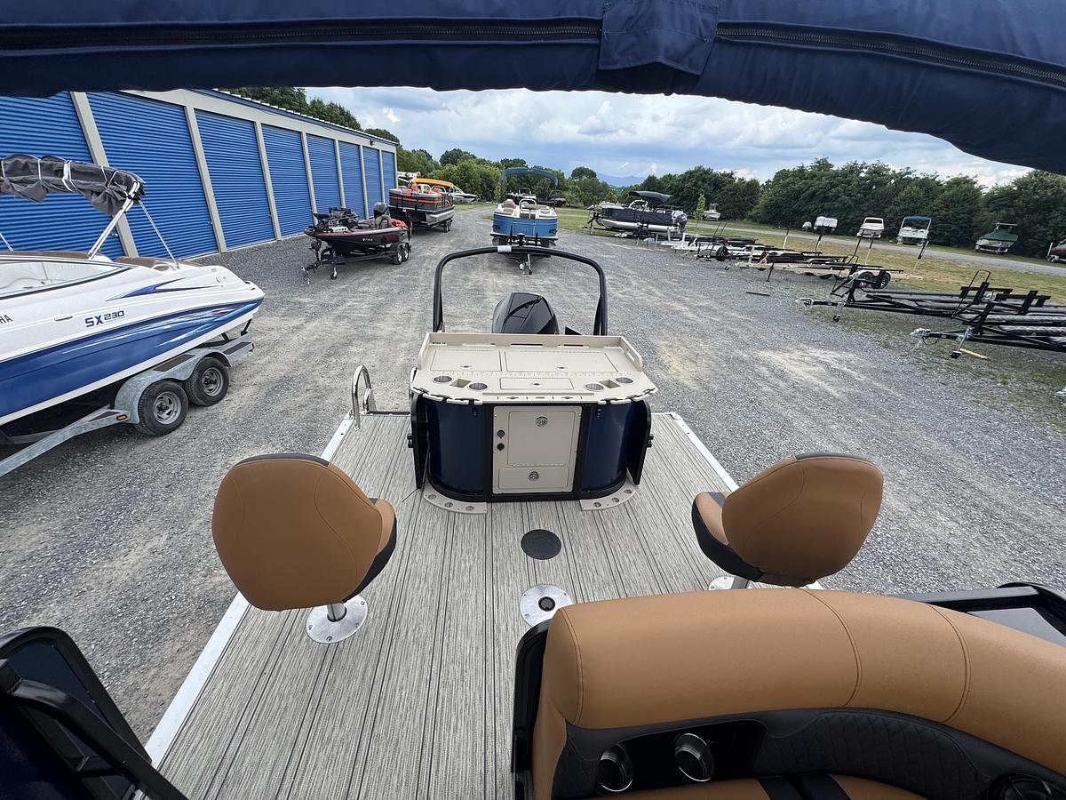2026 Premier 230 SunSation Angler