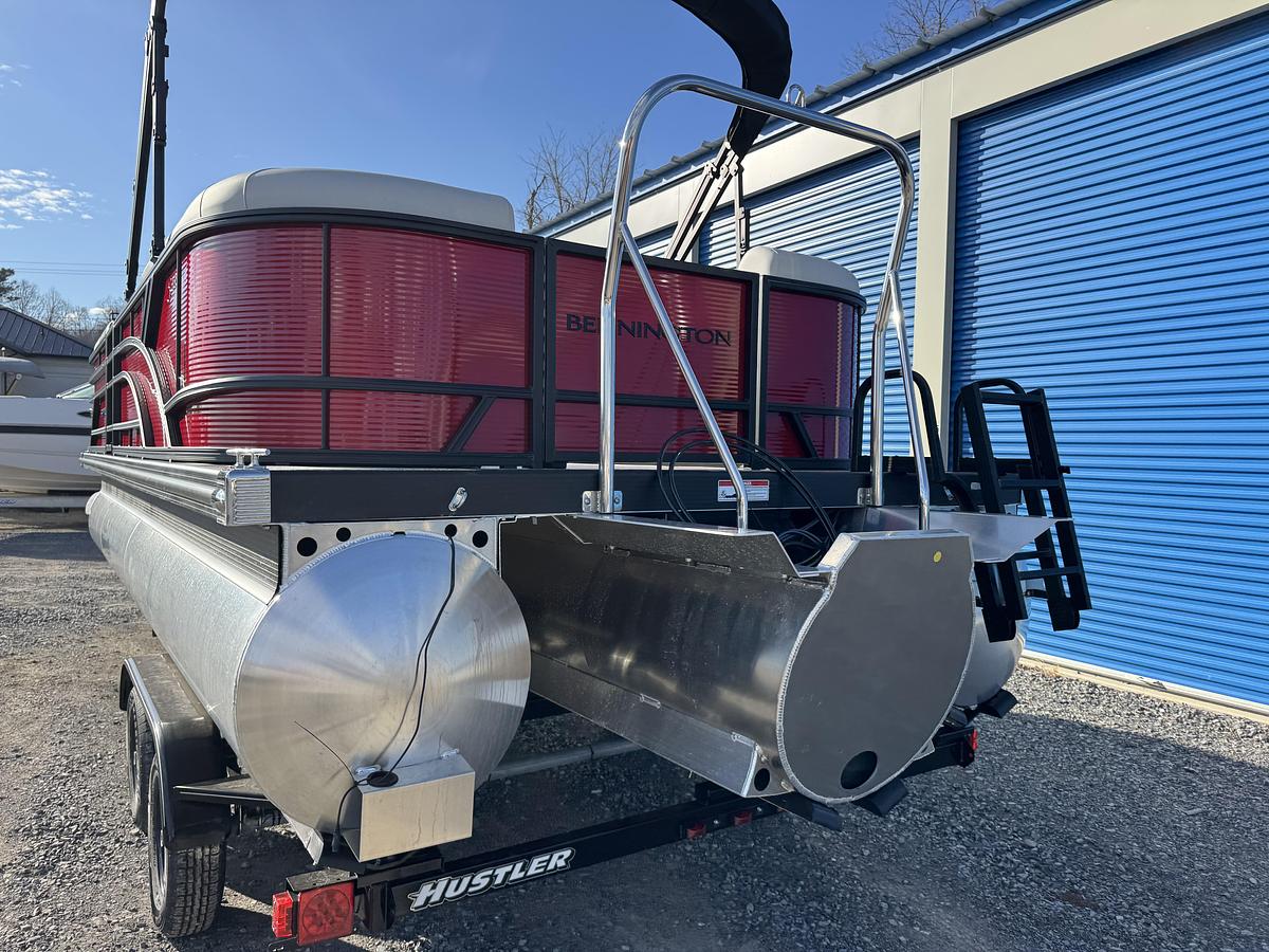 2026 Bennington 22 SSR-Tritoon