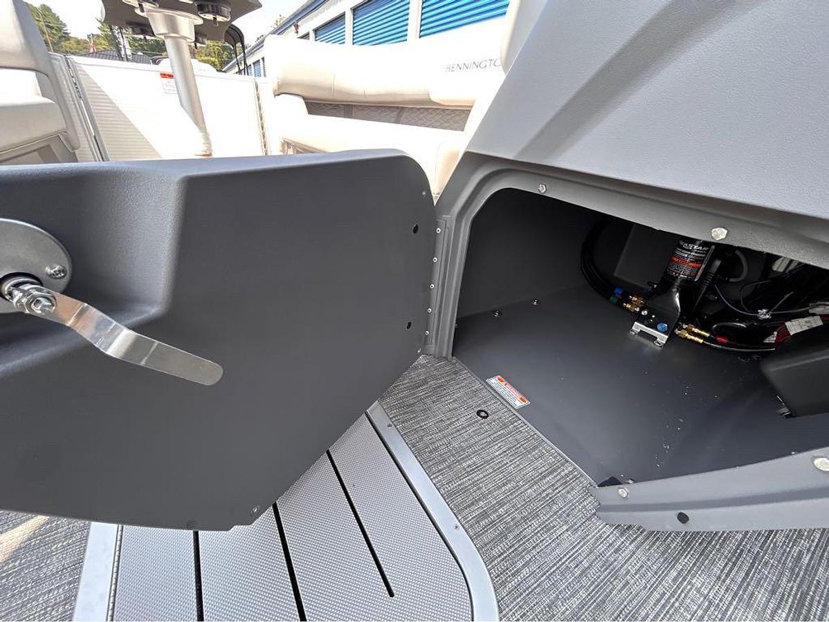 2025 Bennington 22 SSR-SPS
