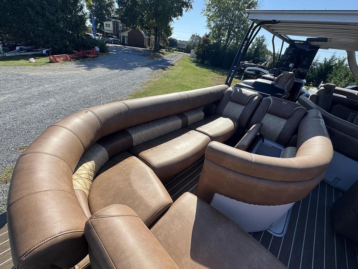 2027 Premier 330 Escalante