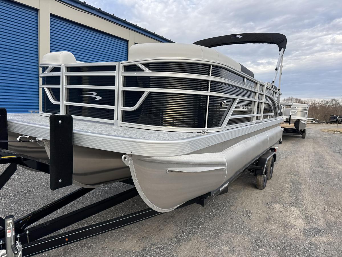2026 Bennington 22 SSR-Tritoon