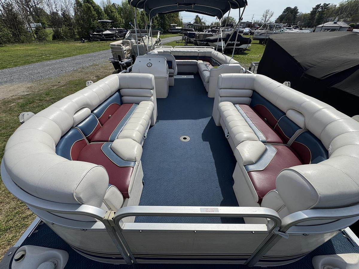 Used 2001 Sylvan Capri 8526