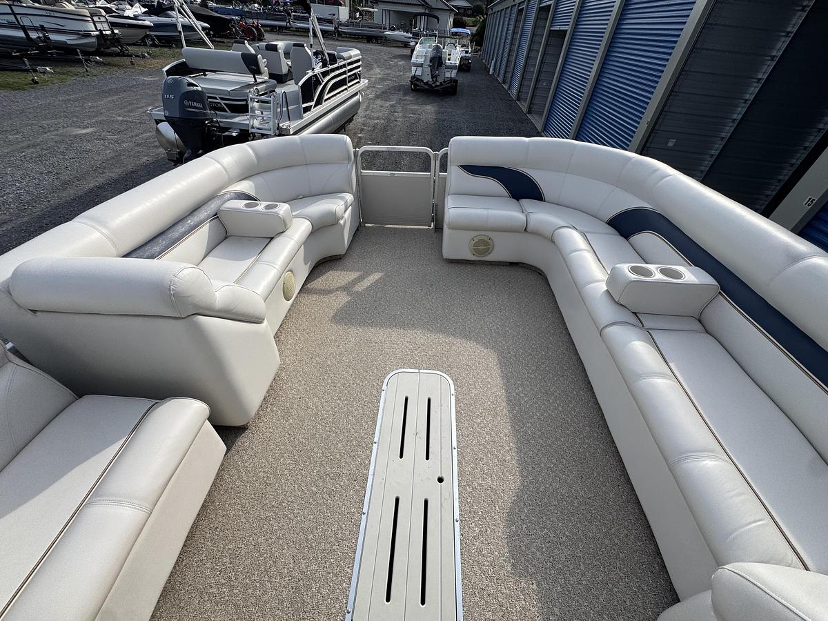 Used 2005 Premier 310 Boundary Waters UD