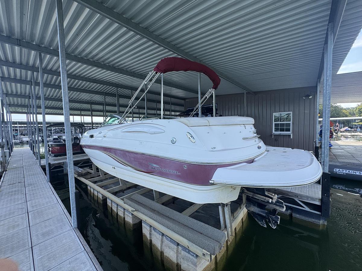 Used 2004 Chaparral 236 Sunesta