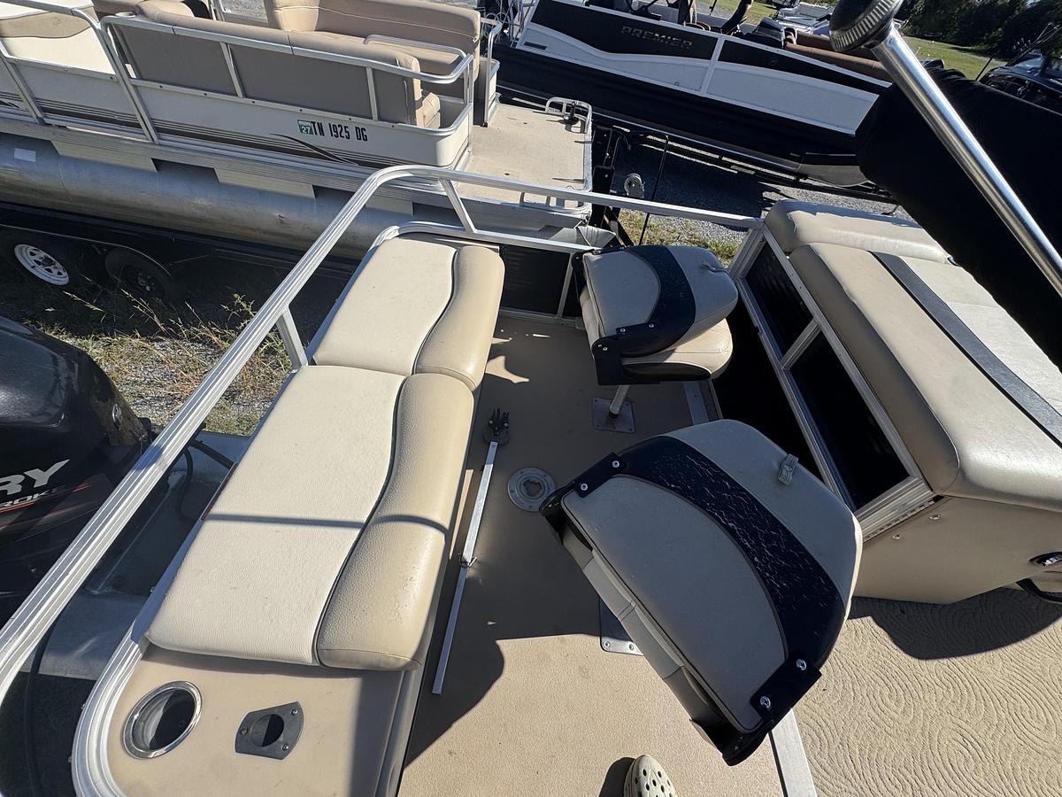 Used 2013 Sun Tracker Fishing Barge 24 DLX