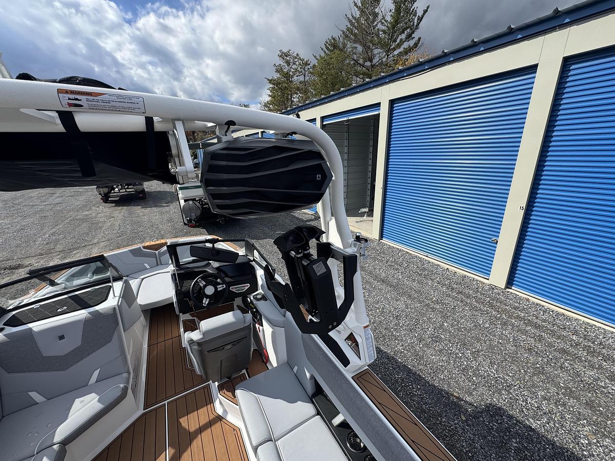 Used 2025 Nautique Super Air GS22