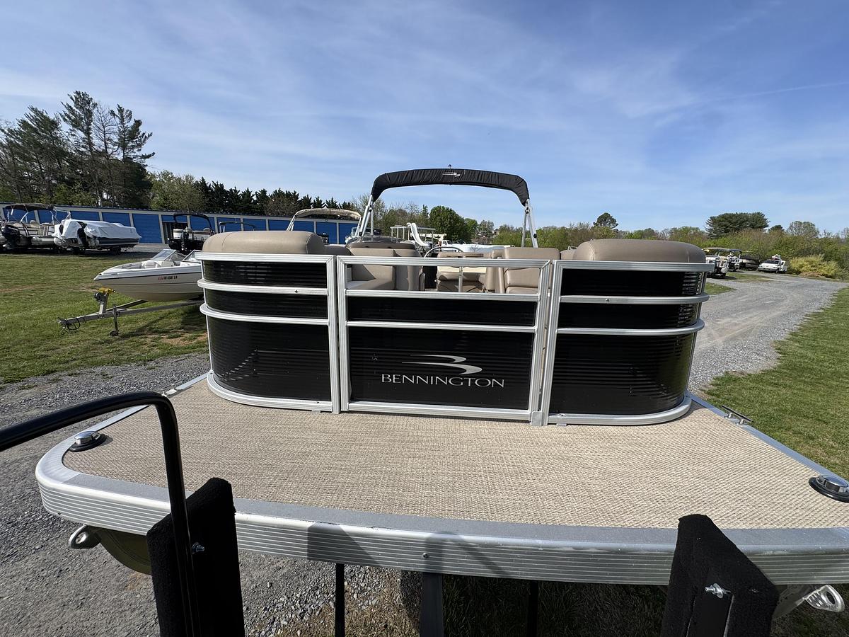 2019 Bennington 22 SL