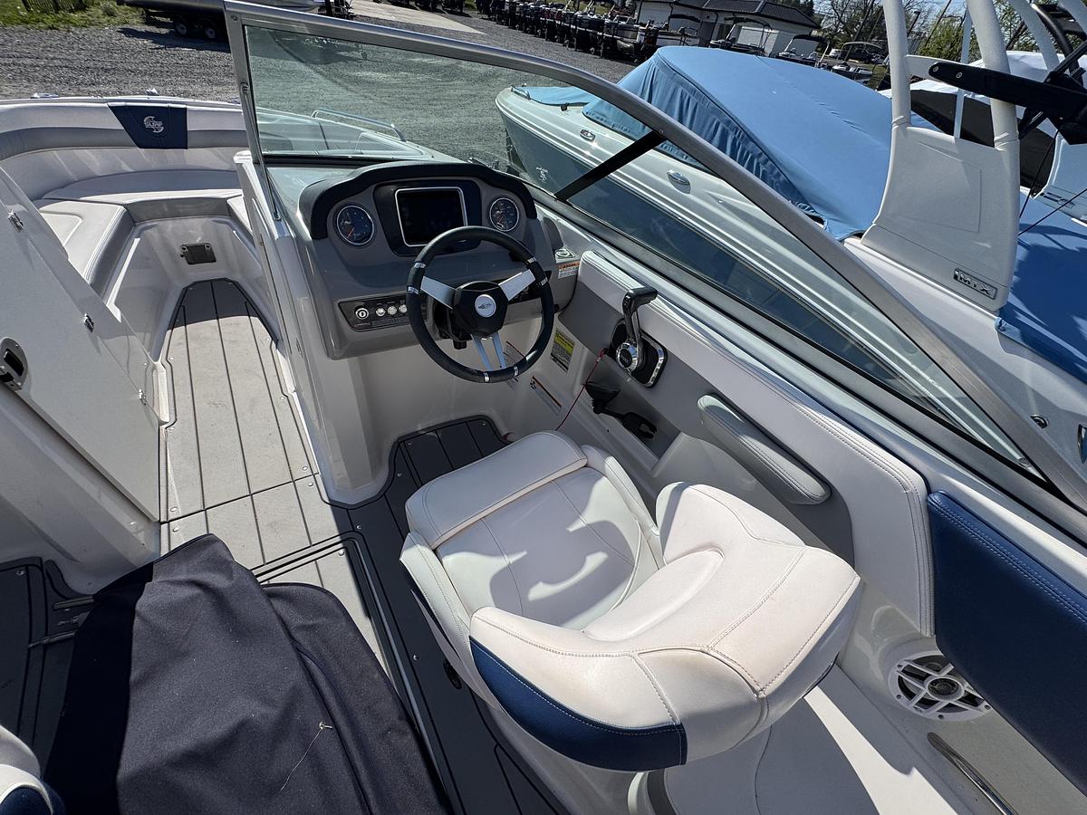 Used 2021 Chaparral 23 Surf