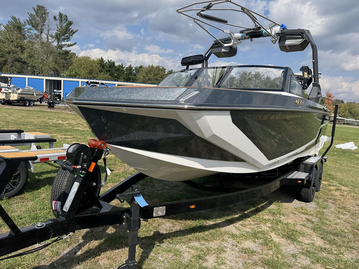 2027 Nautique Super Air GS22