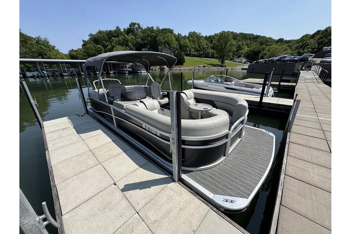 Used 2022 Premier Sunspree RF 230 CL