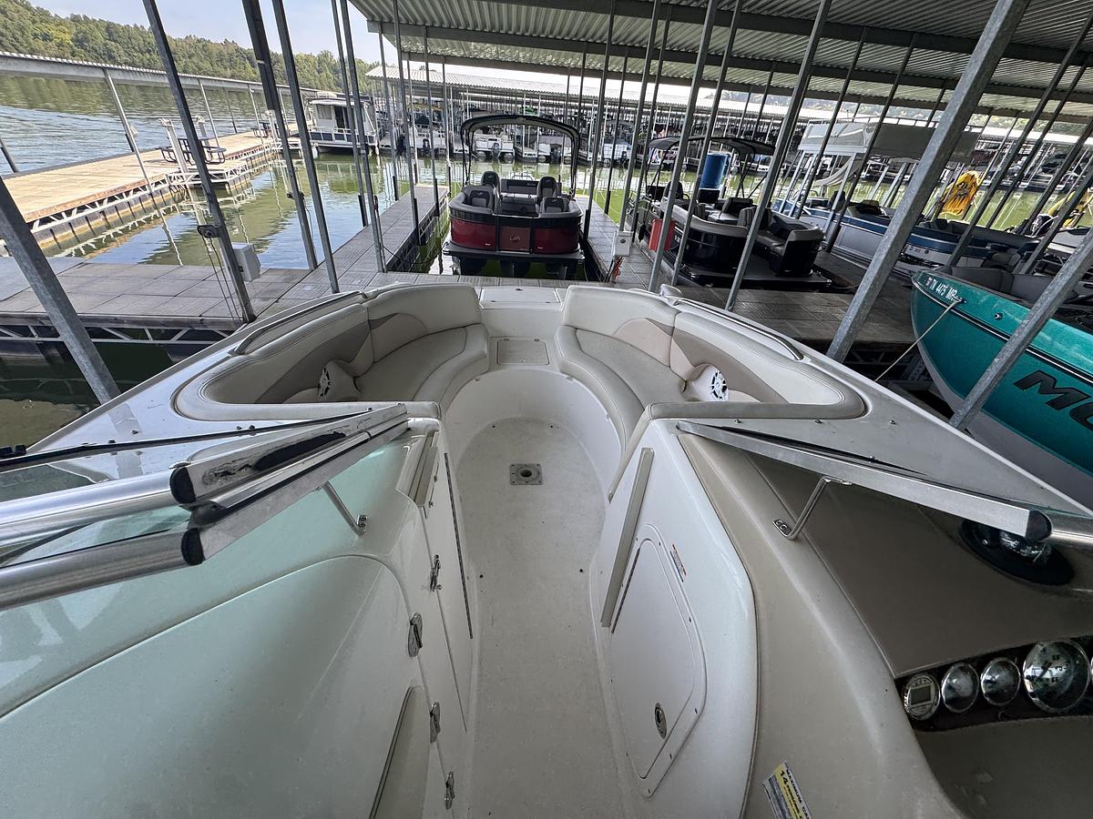 Used 2004 Chaparral 236 Sunesta