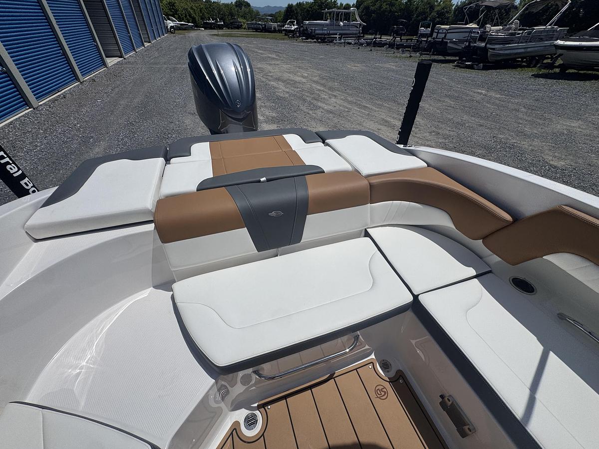Used 2023 Chaparral 23 SSI Outboard