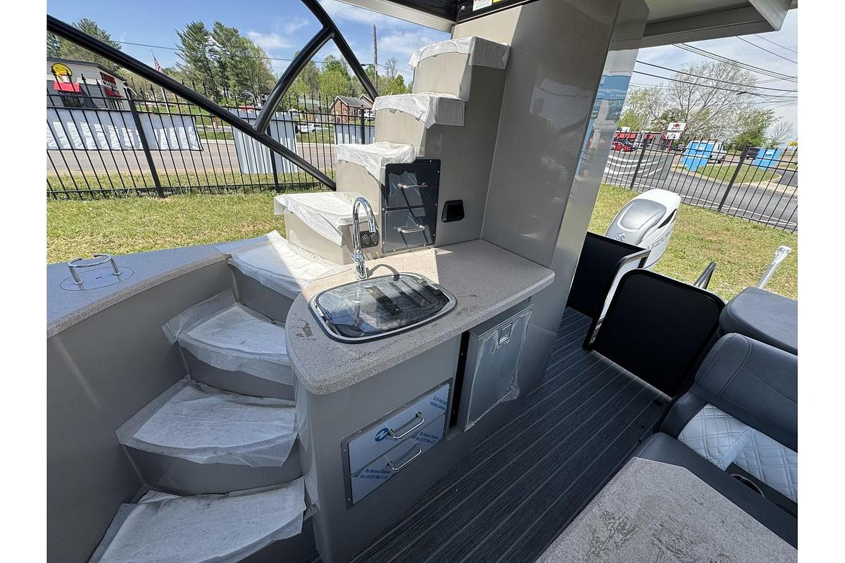 2025 Premier Escalante 330