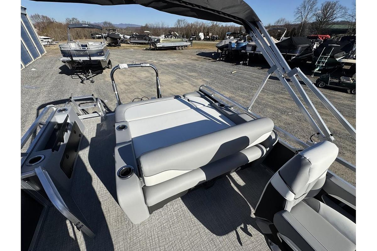 2025 Avalon Venter 85 Versatile Rear Bench