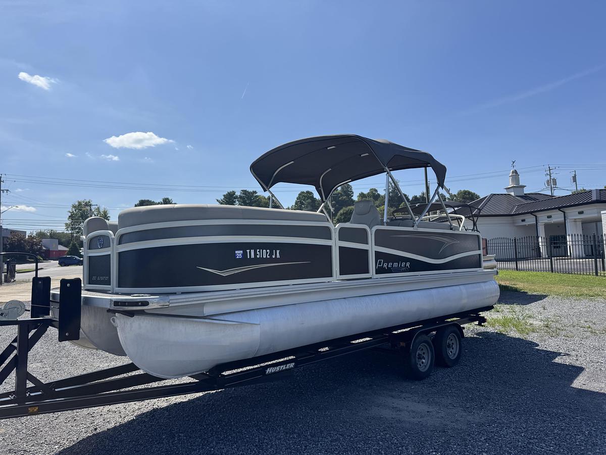Used 2022 Premier Sunsation RF 230 CL