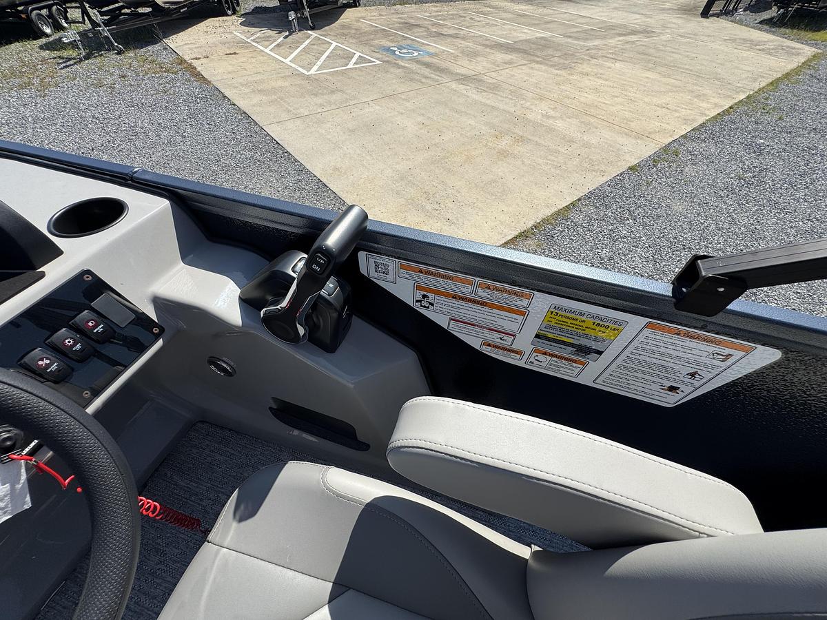 2026 Premier 220 SunScape RL