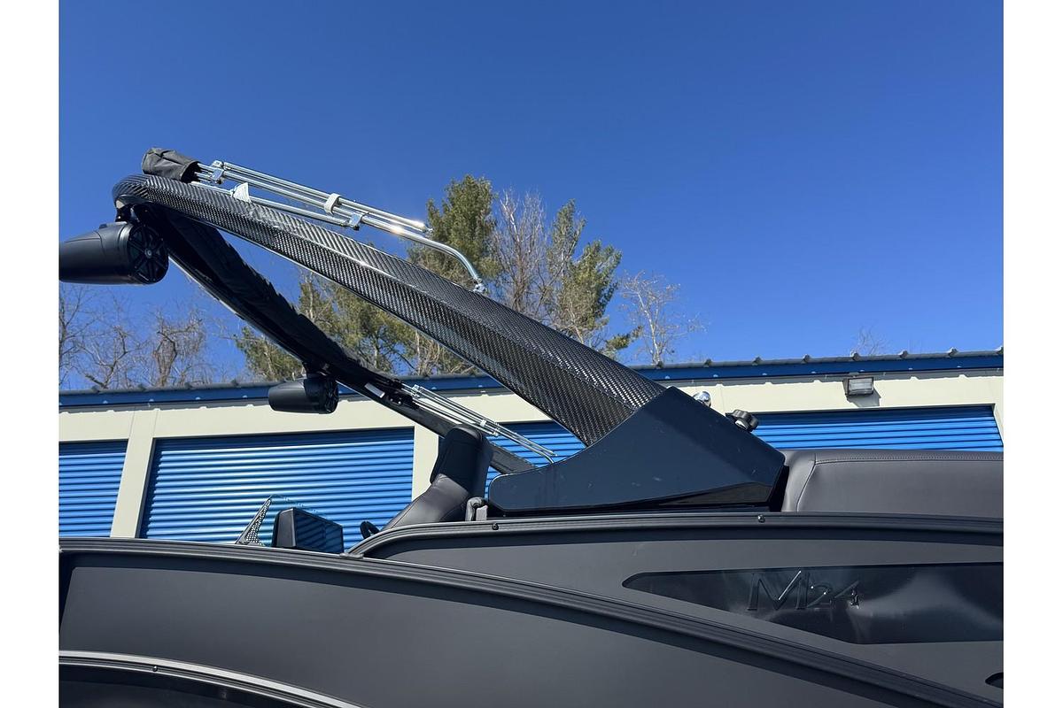 2025 Bennington 24 MFB