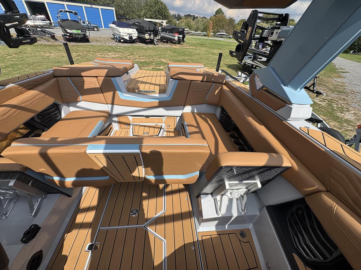 2027 Nautique Super Air Nautique G23