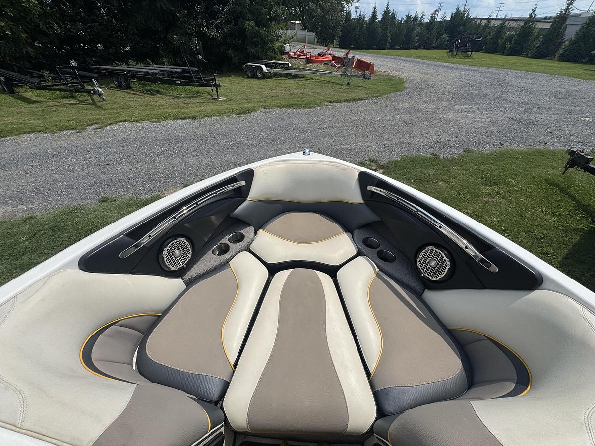 Used 2012 Malibu Wakesetter LSV