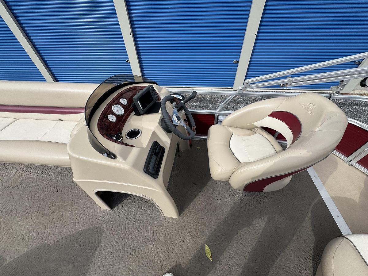 Used 2013 Sun Tracker Party Barge 22 DLX