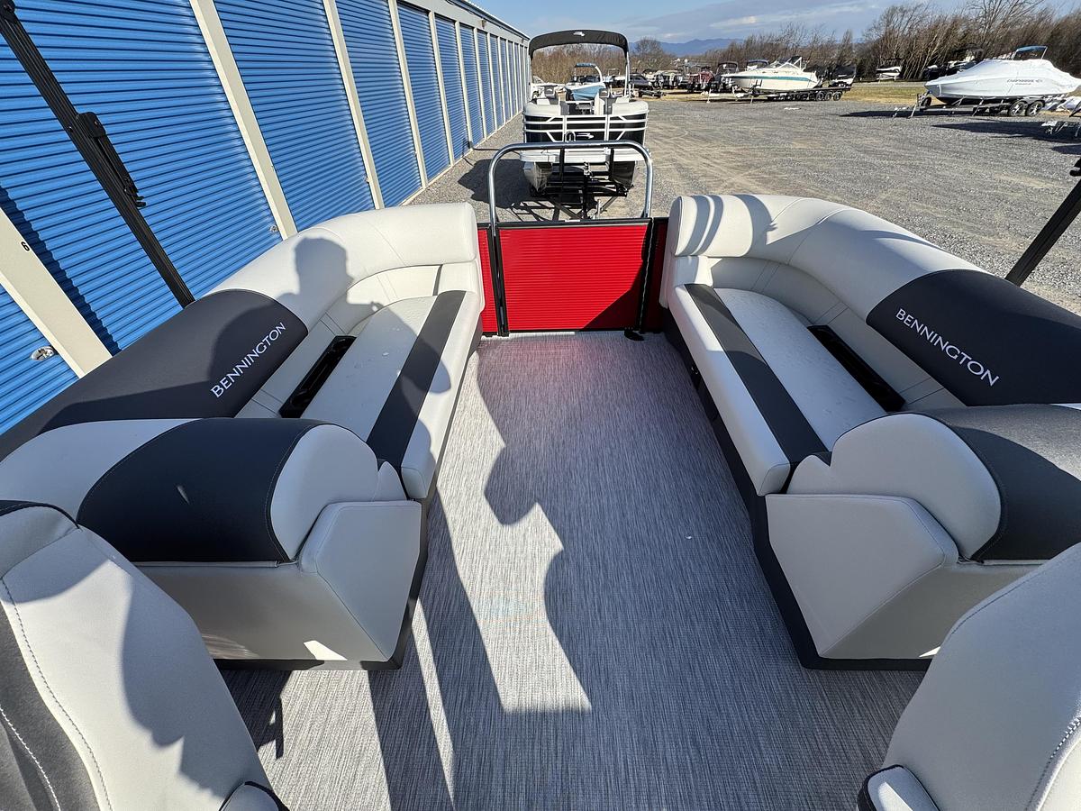 2026 Bennington 22 SSR-Tritoon