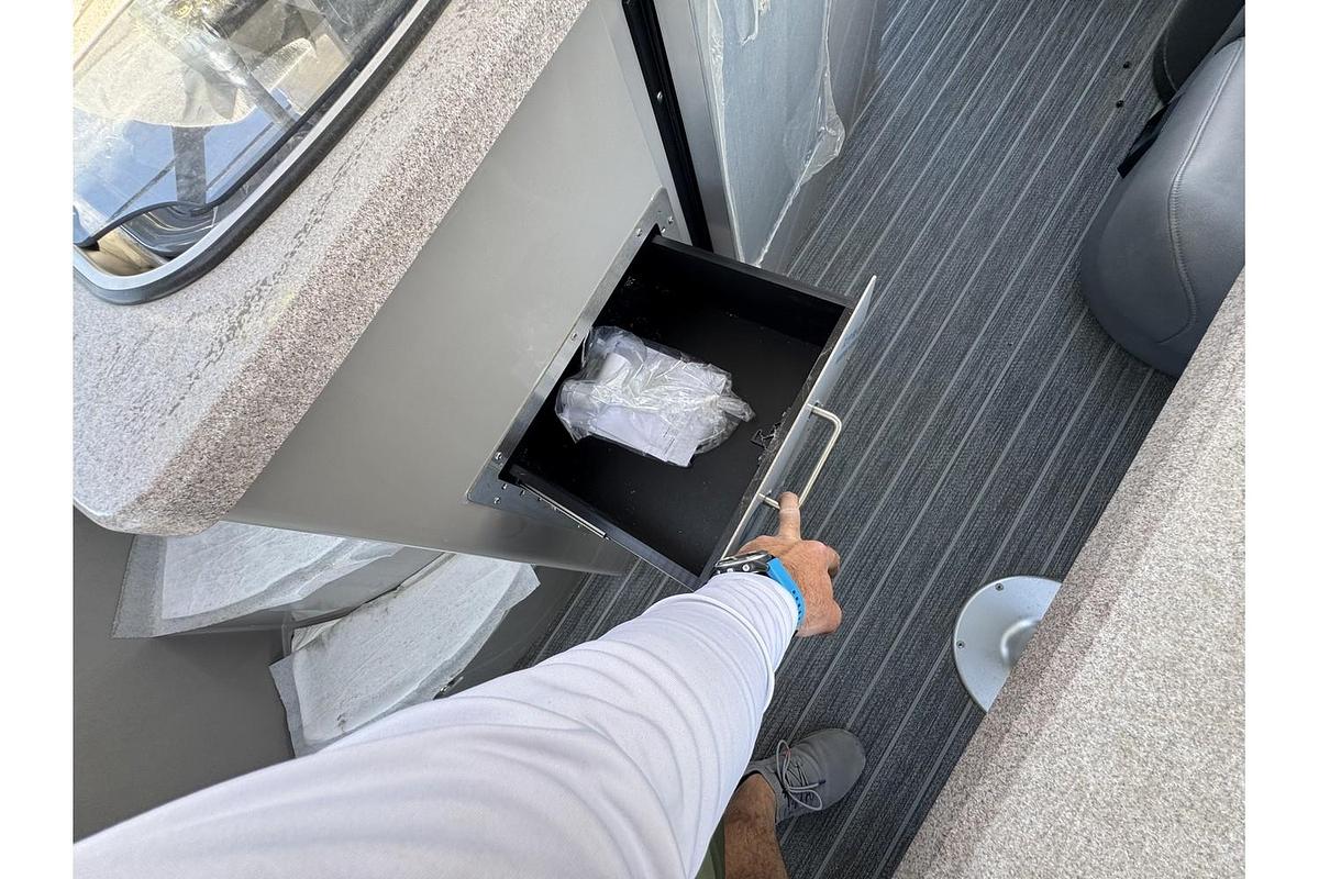 2025 Premier Escalante 330