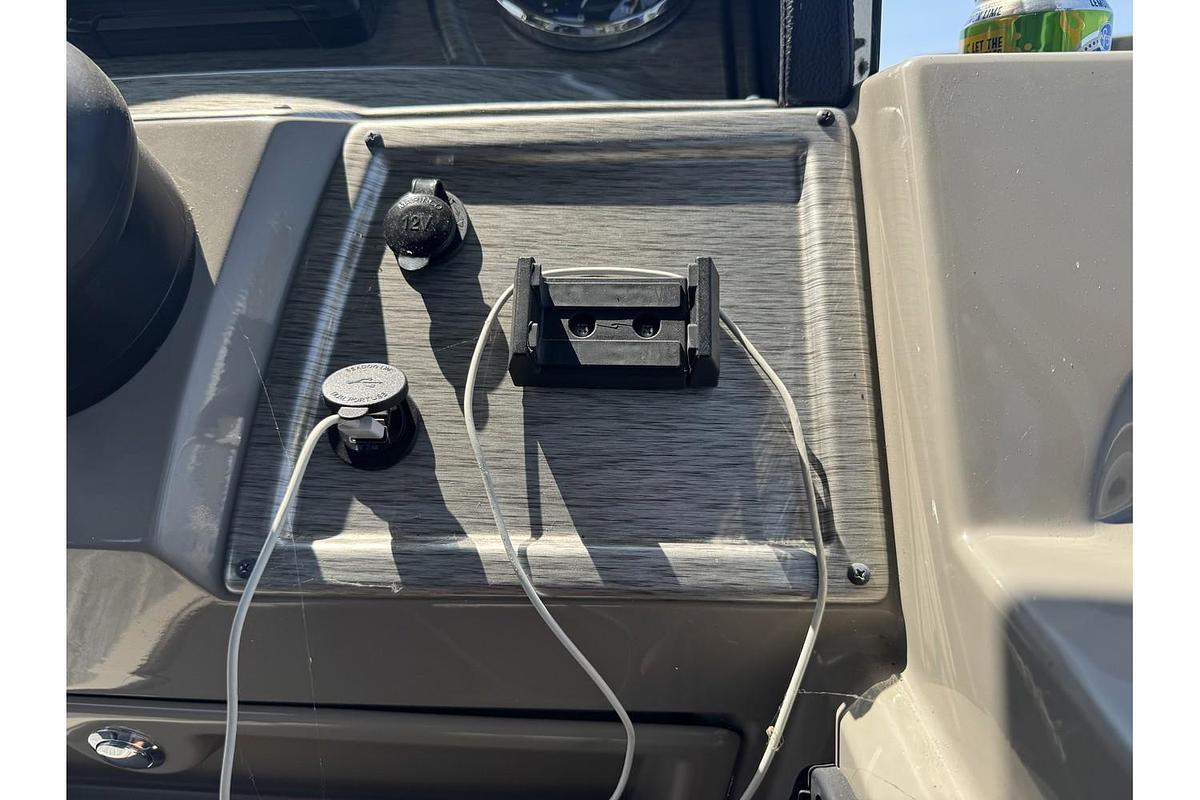 Used 2022 Premier Sunspree RF 230 CL