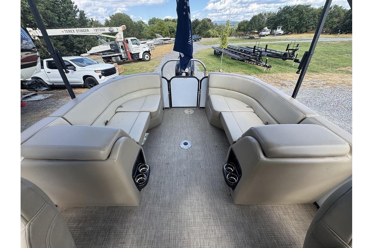 Used 2022 Manitou 23 Aurora LE RF VP II