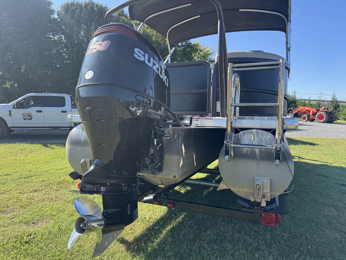 Used 2020 Premier 220 SunSpree RF