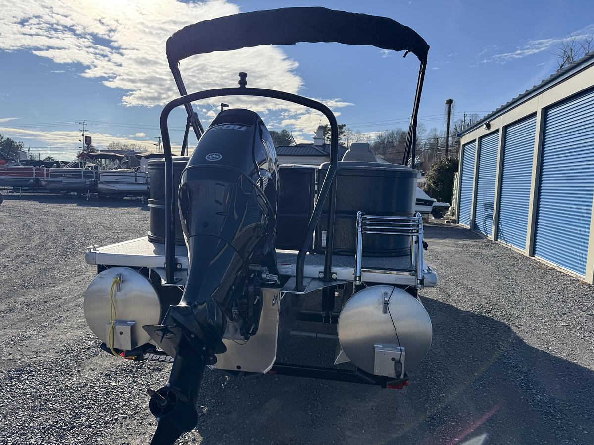 Used 2026 Premier 220 SunScape RF