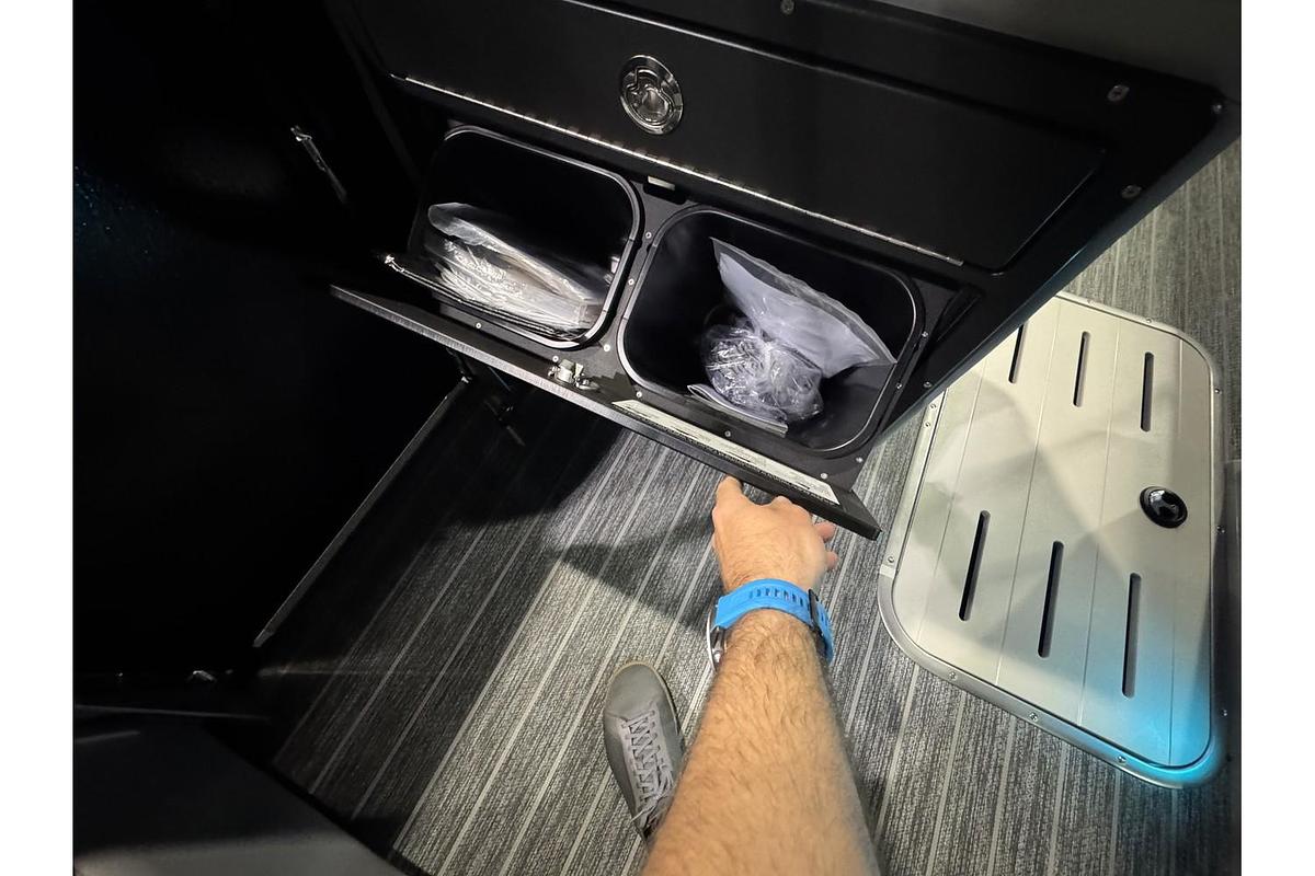 2025 Premier Solaris Rear Social