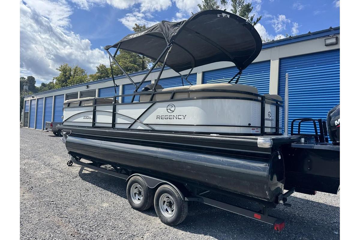 Used 2020 Regency 230 DL3